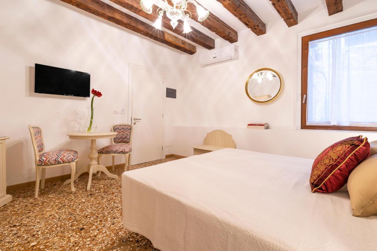 Residenza San Silvestro Hotel Венеция Екстериор снимка