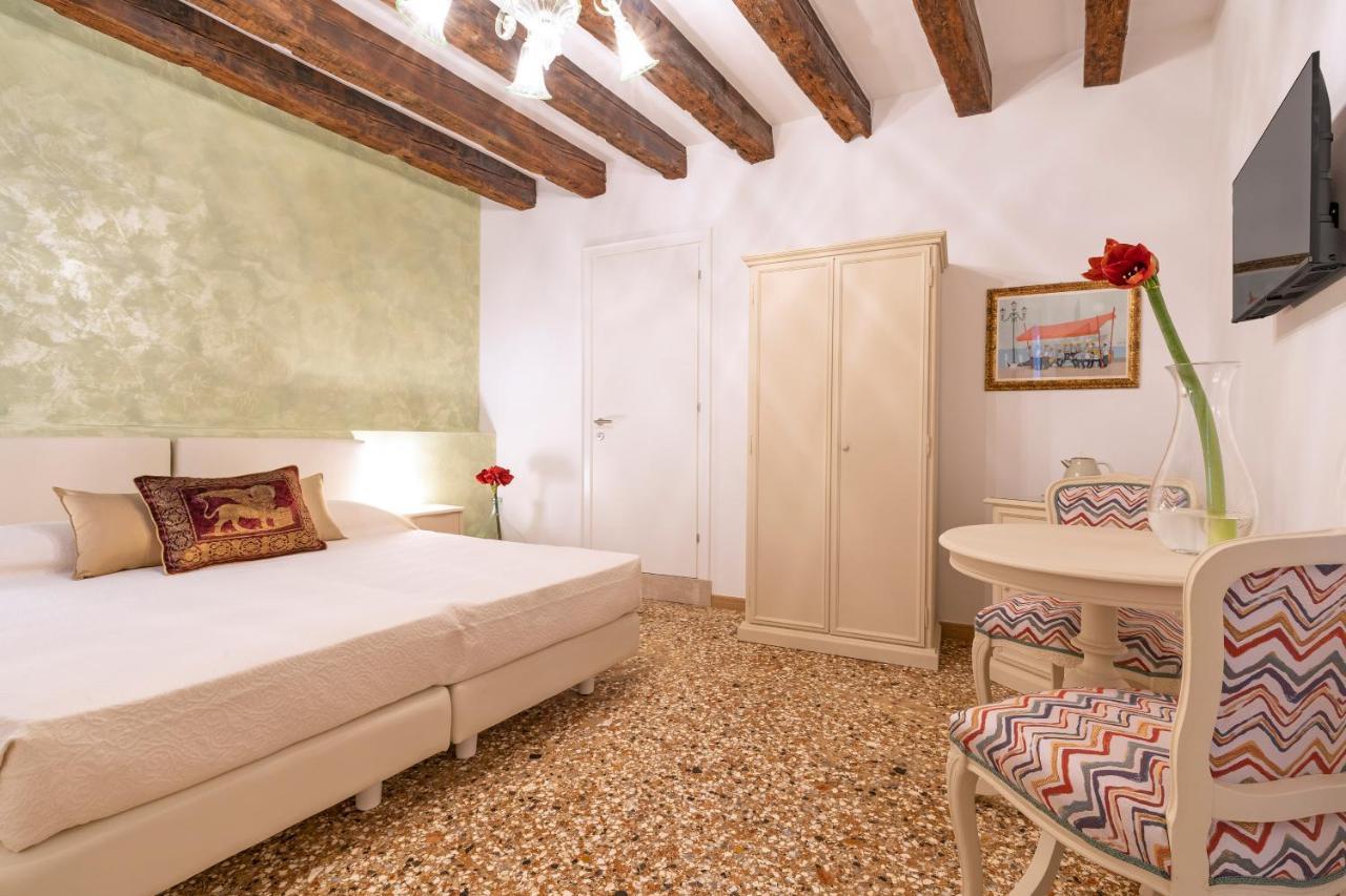 Residenza San Silvestro Hotel Венеция Екстериор снимка