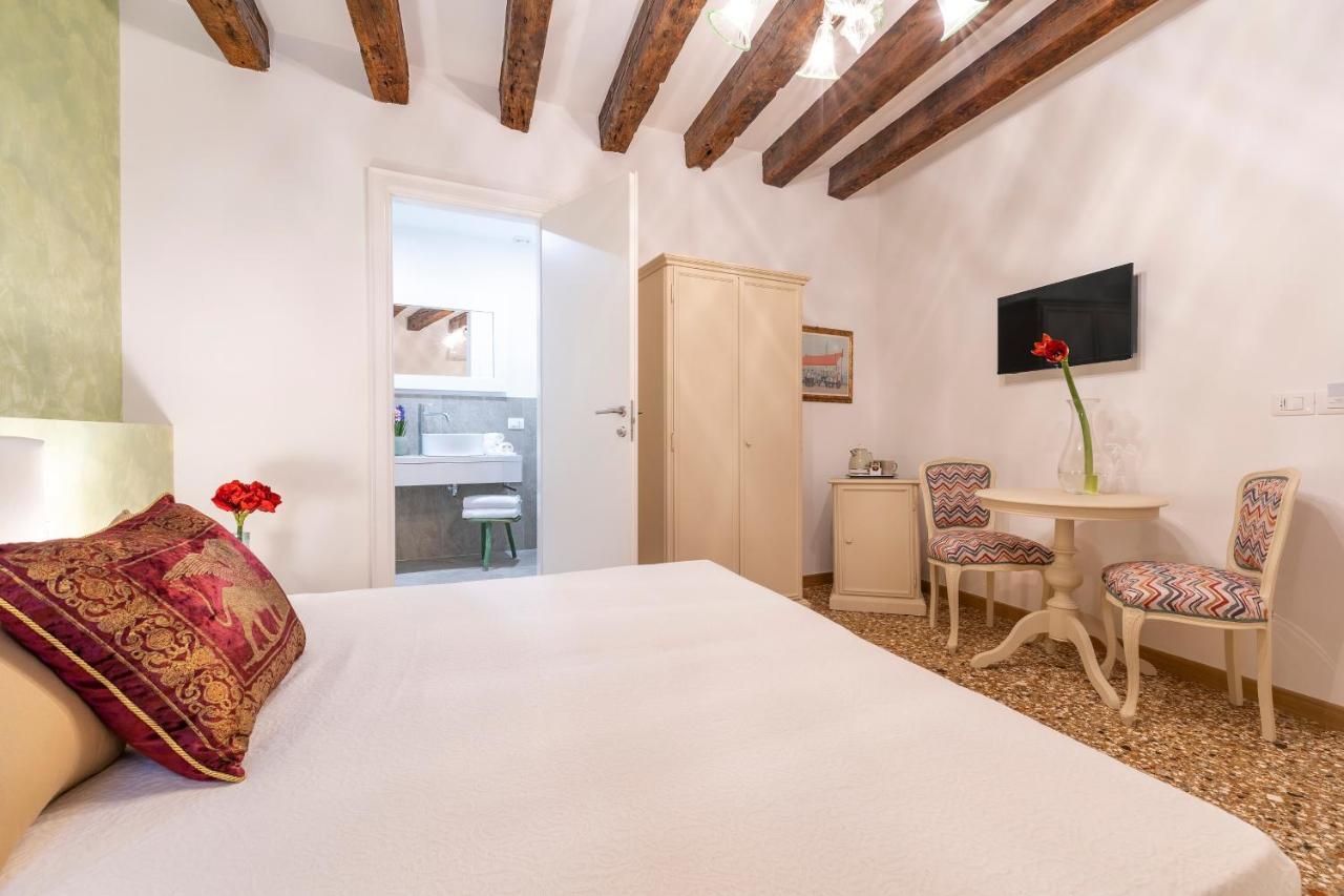 Residenza San Silvestro Hotel Венеция Екстериор снимка